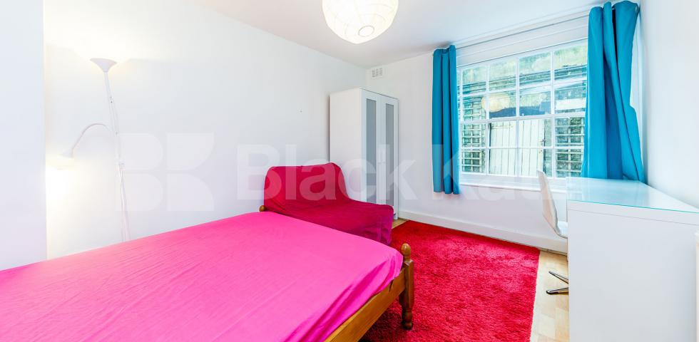 Beautiful 3 bedroom,3 bathroom Apartment with Garden mins to Tube & Regents Park Jamestown Road , Regents Park / Camden